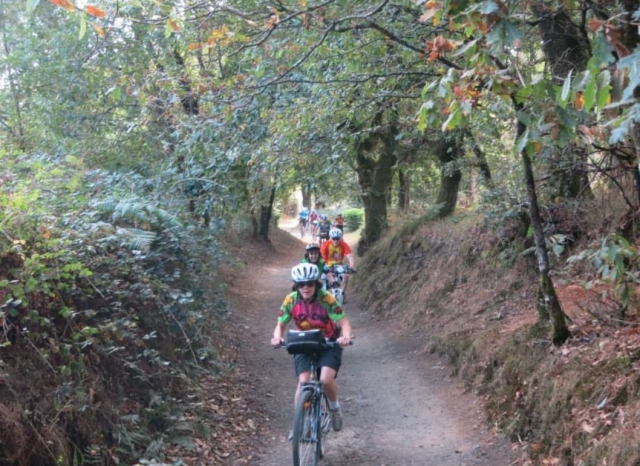 Saliendo del sendero en bicicleta.jpg